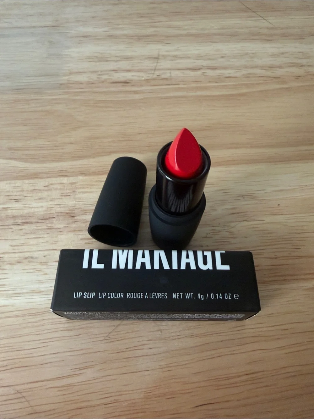 IL MAKIAGE Lip Slip Lipstick in Vivid Red